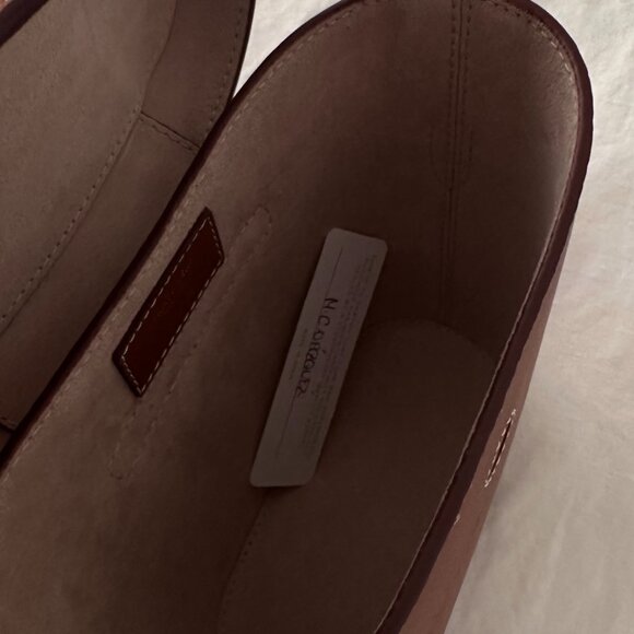 Brown Safari cross-body bag with vanilla stitch NWT - Picture 4 of 7